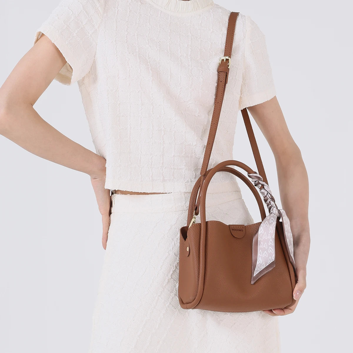 High-End Handbags for Women 2024 New Fashion Simple Trendyy Shoulder Bag Korean Versatile Hot Style Bucket Bag