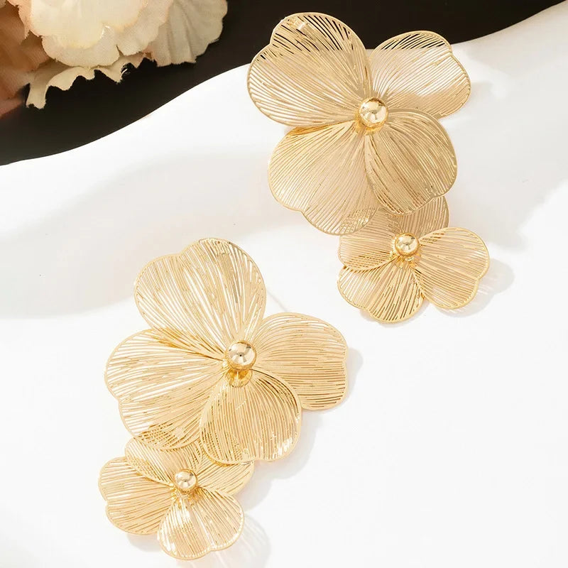 Geometric Earrings For Women Exaggerated Metal Leaves Flowers Ear Accessories Holiday Party Gift OL Fashion Jewelry EE020