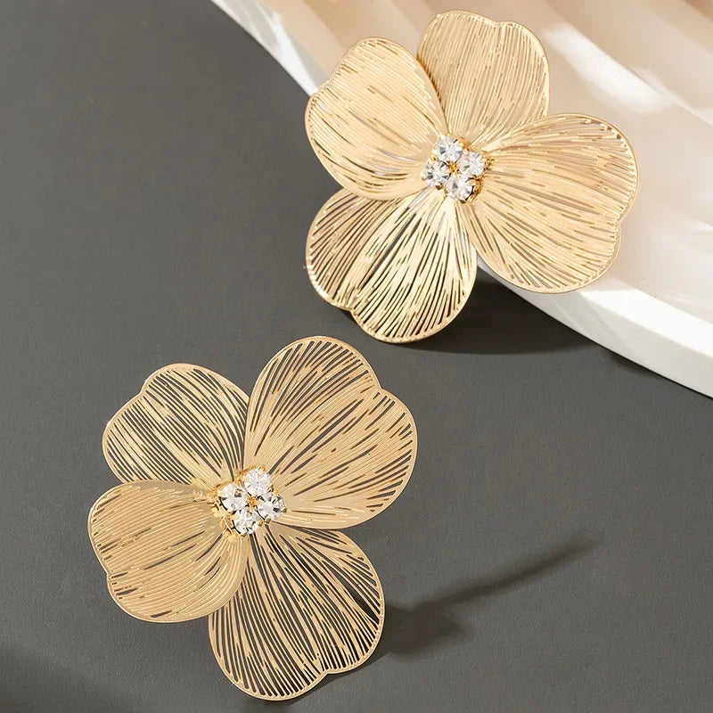 Geometric Earrings For Women Exaggerated Metal Leaves Flowers Ear Accessories Holiday Party Gift OL Fashion Jewelry EE020