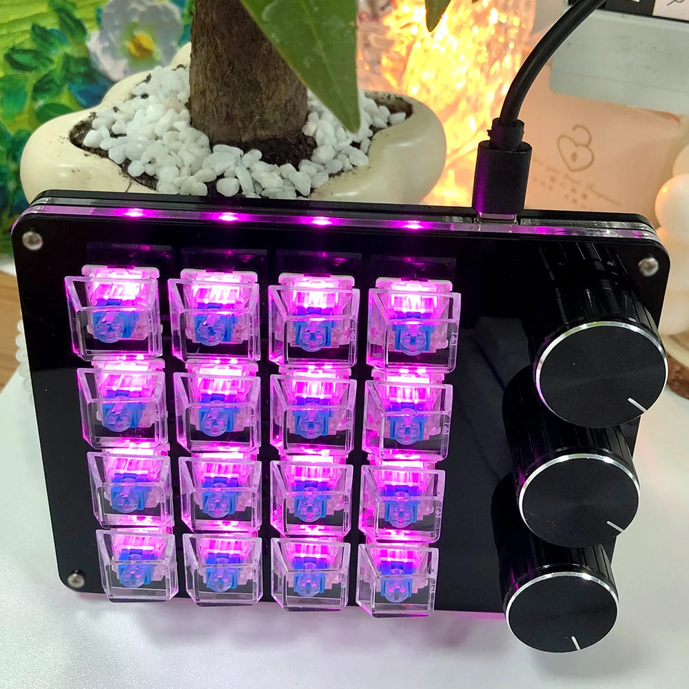 Customizable 16Key Macro Keyboards with 3 Rotary Knobs for Efficient Commands in Gaming and Professional Graphics Design.