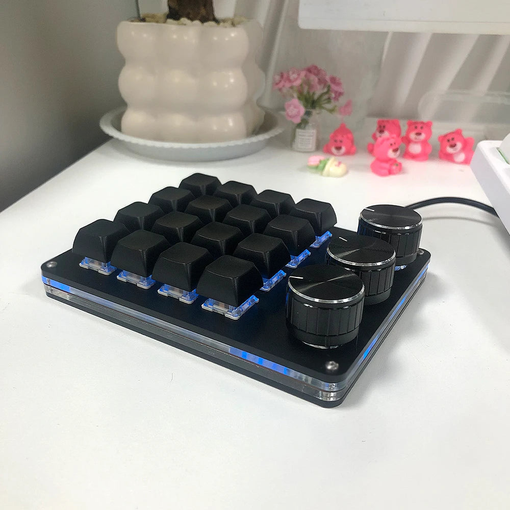 Customizable 16Key Macro Keyboards with 3 Rotary Knobs for Efficient Commands in Gaming and Professional Graphics Design.