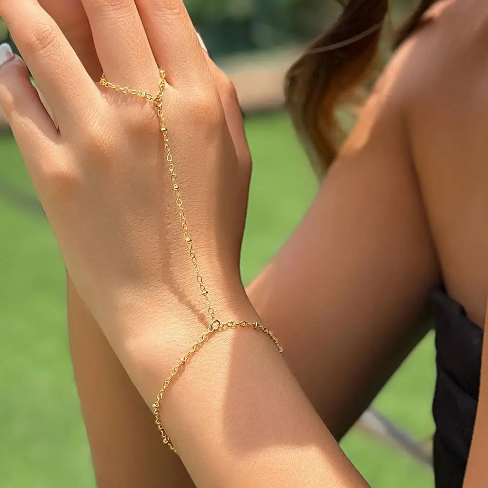 Elegant Women Bracelet Ring Alloy Retro Hand Chain Bracelet Ring Hollow Chain Finger Ring Bracelet Boho Beach Jewelry Gift