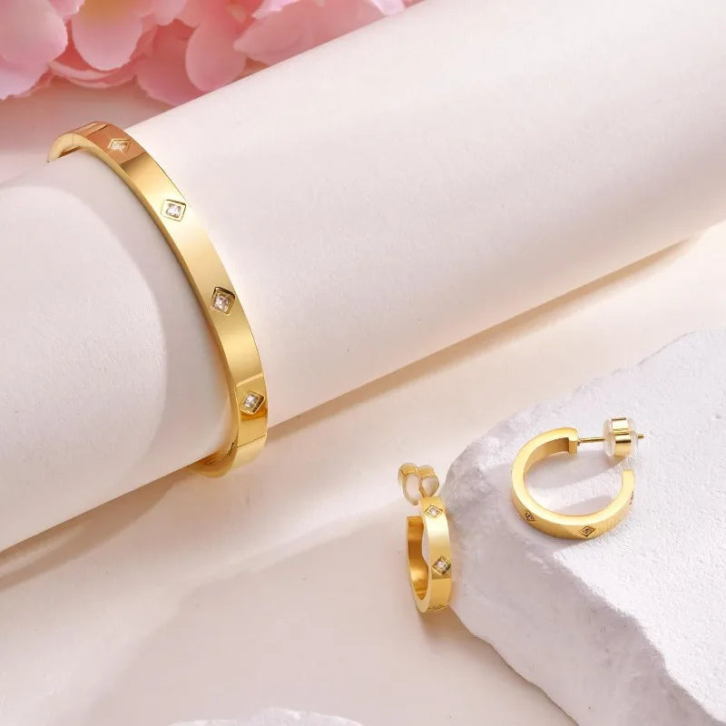 Womens Gold Bracelets Bangle 18K Gold Plated Love Cubic Zirconia Bangle Crystal Friendship Jewelry Party Birthday Gift for Her