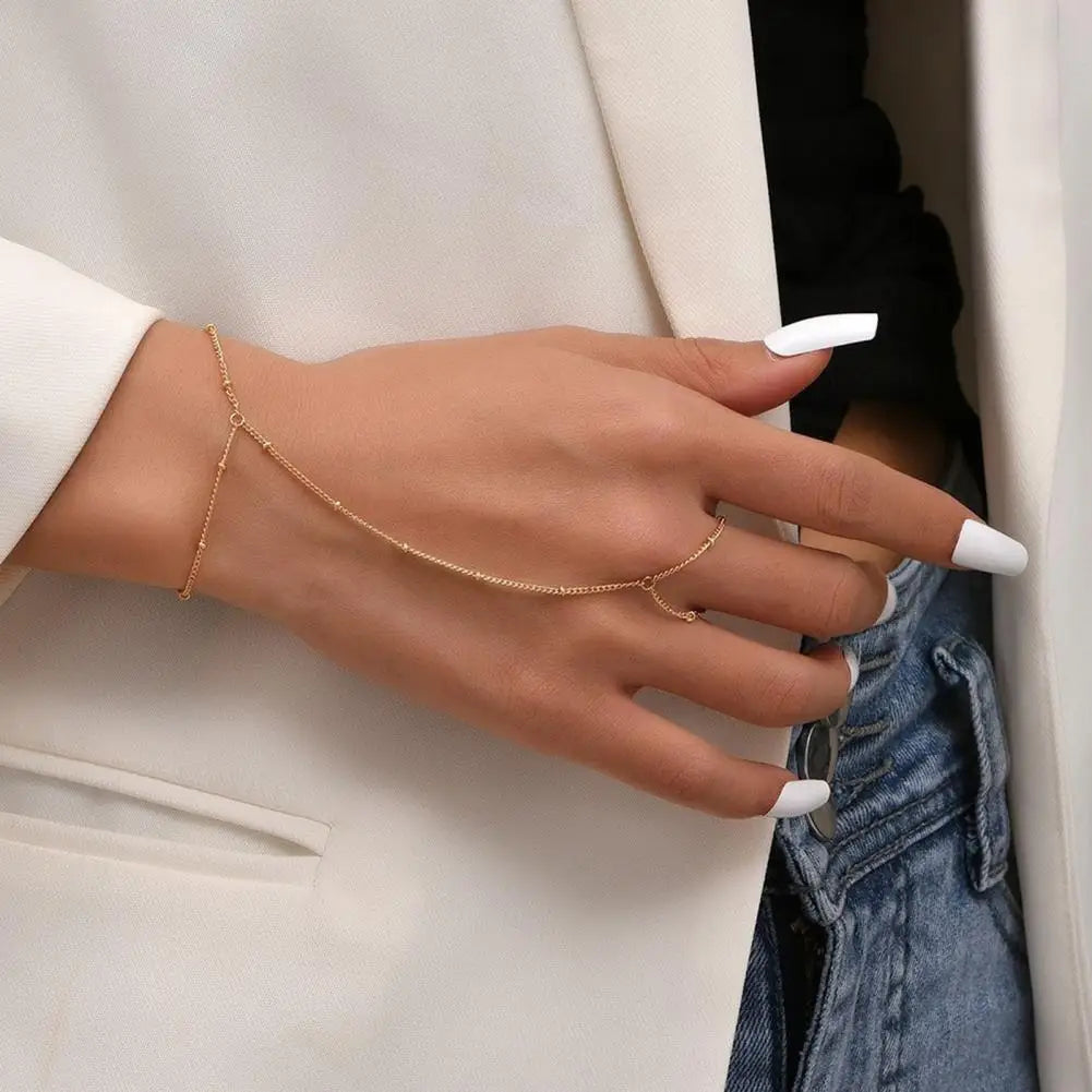 Elegant Women Bracelet Ring Alloy Retro Hand Chain Bracelet Ring Hollow Chain Finger Ring Bracelet Boho Beach Jewelry Gift