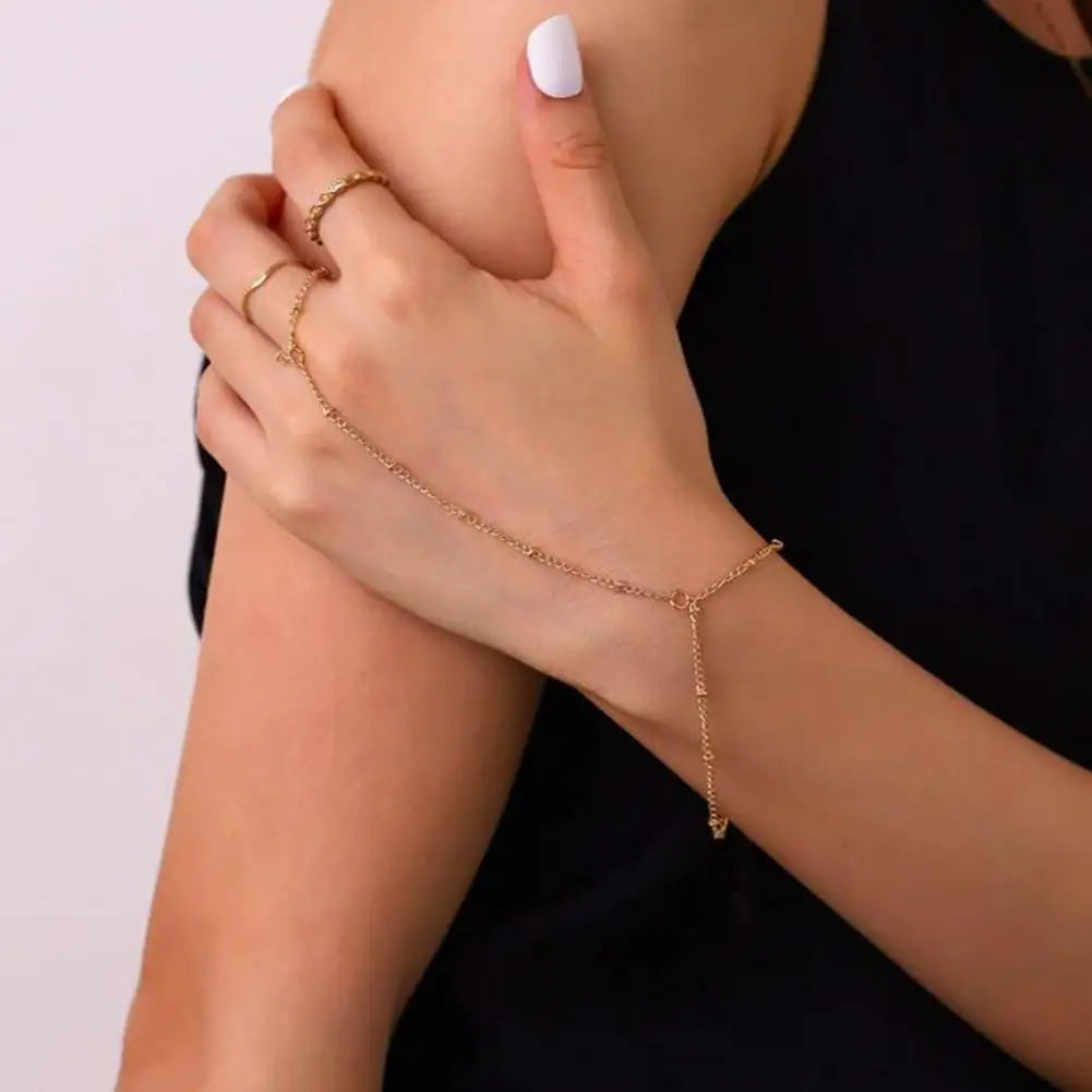 Elegant Women Bracelet Ring Alloy Retro Hand Chain Bracelet Ring Hollow Chain Finger Ring Bracelet Boho Beach Jewelry Gift
